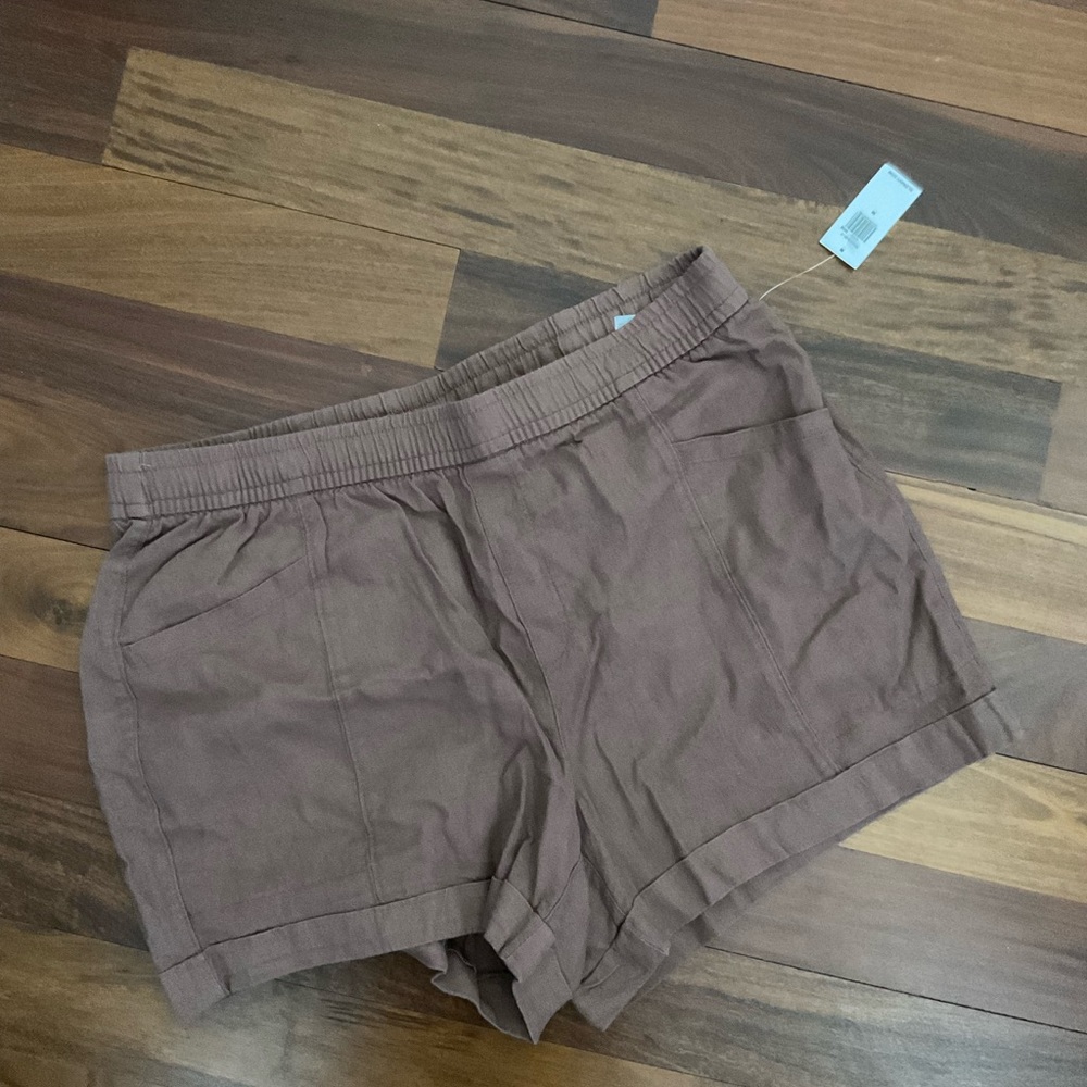 Size medium brown pull on shorts old navy NWT linen